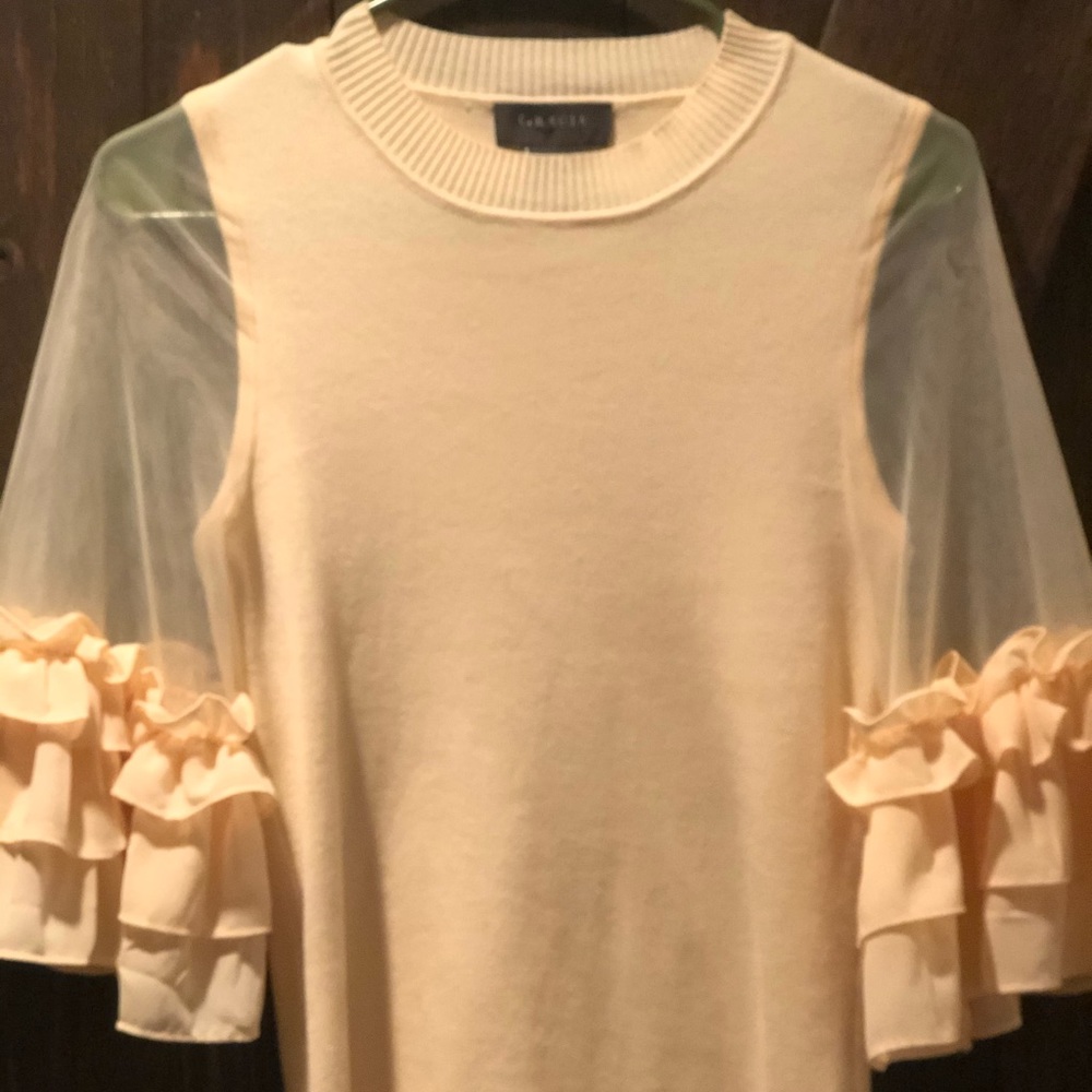 Gracia top. Sheer sleeves. Small.